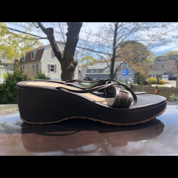 Tommy Hilfiger brown leather wedge Thong - Picture 4 of 6